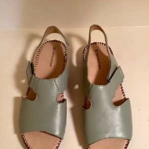 Naturalizer Scout Green Leather Sandals Size 9.5 New